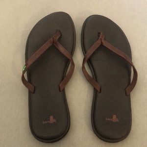 Sanuk Flip Flops